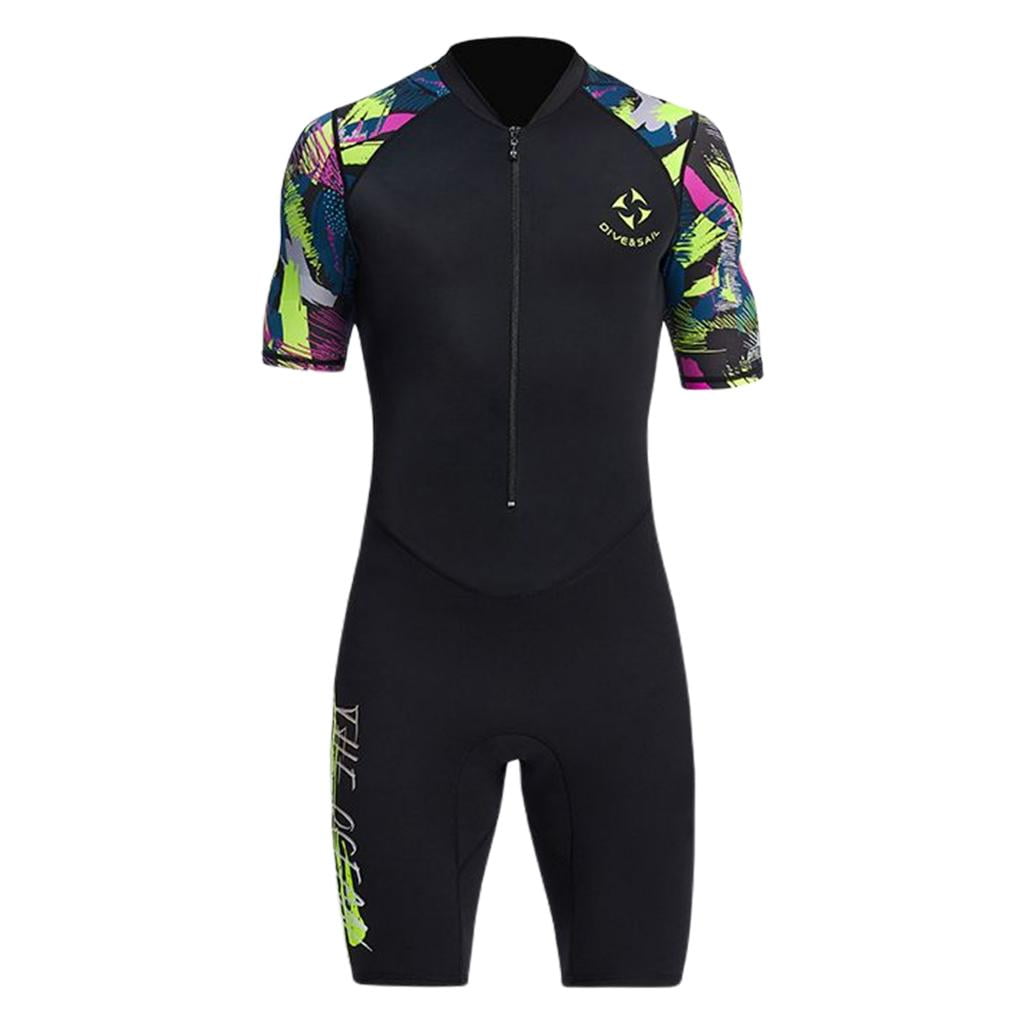 Traje de neopreno corto para surfista